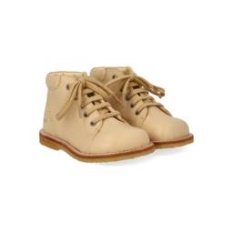 Classic Lace-Up